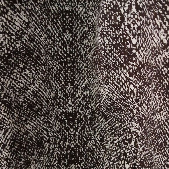 Chico's  brown cream cargo capris with drawstring leg opening  Sz 6  NWOT - Picture 4 of 7